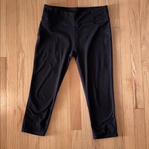 Fabletics Black Capri Leggings Medium